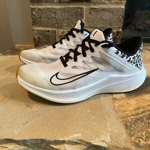 White Black Leopard Nike Quest 3 Womens Running Shoes